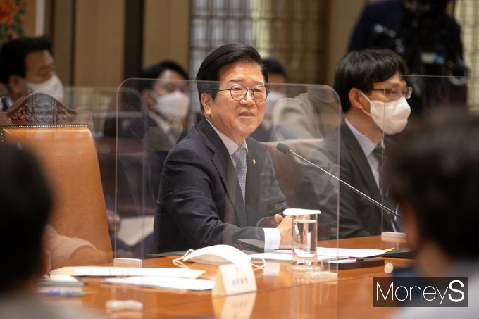 [머니S포토] 퇴임하는 박병석 "의회민주주의 꽃피우고자 했다"