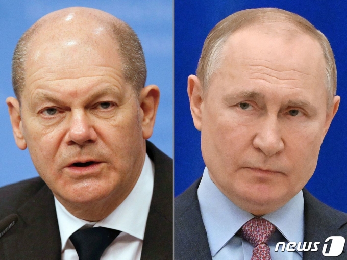 올라프 숄츠 독일 총리(왼쪽)와 블라디미르 푸틴 러시아 대통령(오른쪽). 2022.02.21/뉴스1 © AFP=뉴스1 © News1 김민수 기자