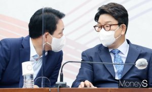 정치권, '은행 이자장사' 또 쓴소리… "예대마진 점검해달라"