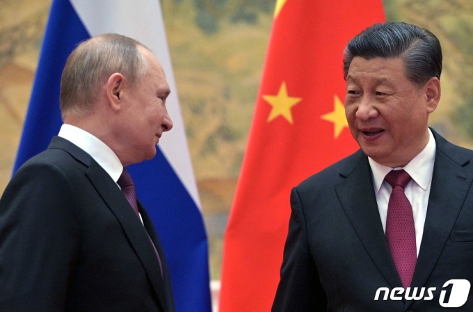 블블라디미르 푸틴 러시아 대통령(왼쪽)과 시진핑 중국 국가주석(오른쪽). © AFP=뉴스1 © News1 김지현 기자