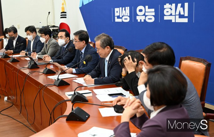 [머니S포토] 김성환 정책위의장, 민주당 정책조정회의 발언