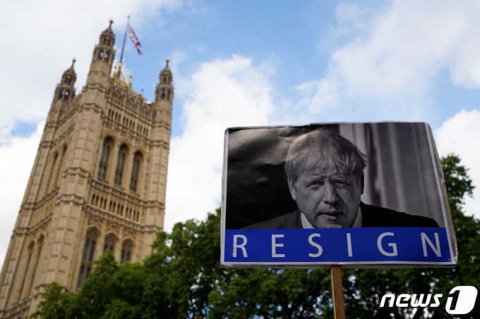 보리스 존슨 영국 총리에 대한 사임 요구가 커지고 있는 가운데 현지시간으로 6일 불신임 투표가 실시됐다. © AFP=뉴스1 © News1 정윤영 기자