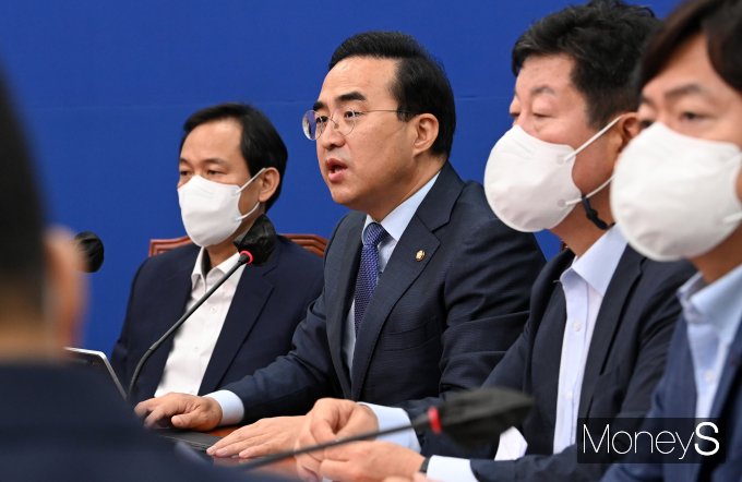 [머니S포토] 민주당 비대위, 발언하는 박홍근 원내대표