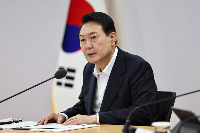 尹 "5년간 재정 크게 악화…정부 성역 없는 구조조정"