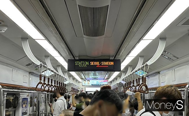 "극혐이에요"…불쾌지수 높이는 '지하철 민폐 3인방'