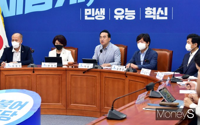 [머니S포토] 박홍근 "경찰국장 수상한 의혹, 확실히 밝혀낼 것"