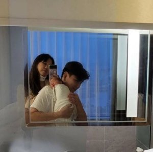 홍현희♥제이쓴, 똥별이 안고 "세식구"… 뭉클한 가족사진