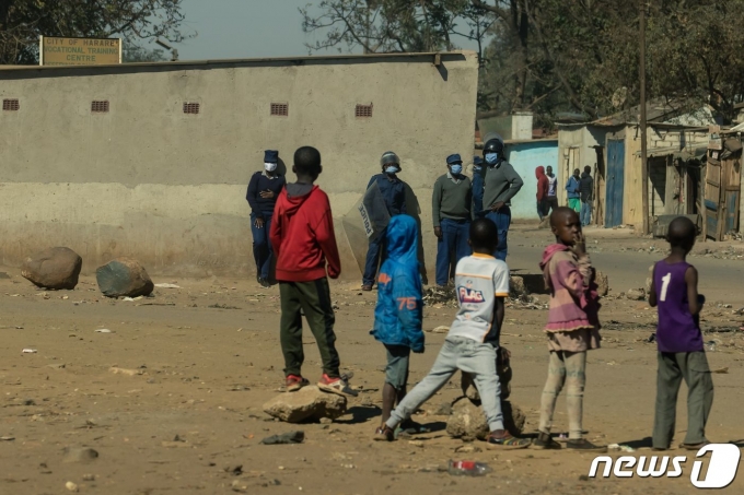 짐바브웨 어린이들 2020.07.31 ⓒ AFP=뉴스1 ⓒ News1 정윤미 기자