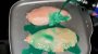 [영상] '대체 뭐야' 틱톡서 유행한 초록색 치킨… FDA 