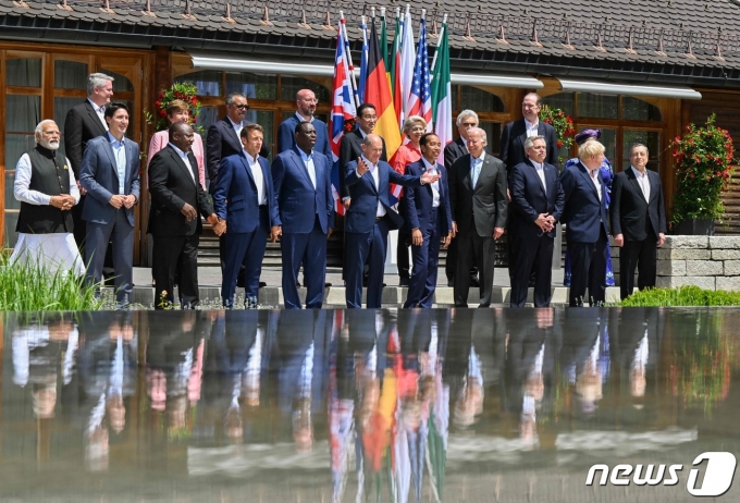 조 바이든 미국 대통령 등 G7 정상과 EU 지도부, 게스트 국 정상들. ⓒ AFP=뉴스1 ⓒ News1 우동명 기자
