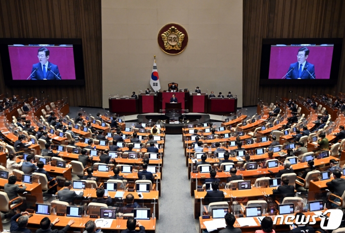 이재명 더불어민주당 대표가 28일 오전 서울 영등포구 국회의사당에서 열린 본회의에서 교섭단체 대표 연설을 하고 있다. (공동취재) 2022.9.28/뉴스1 ⓒ News1 허경 기자