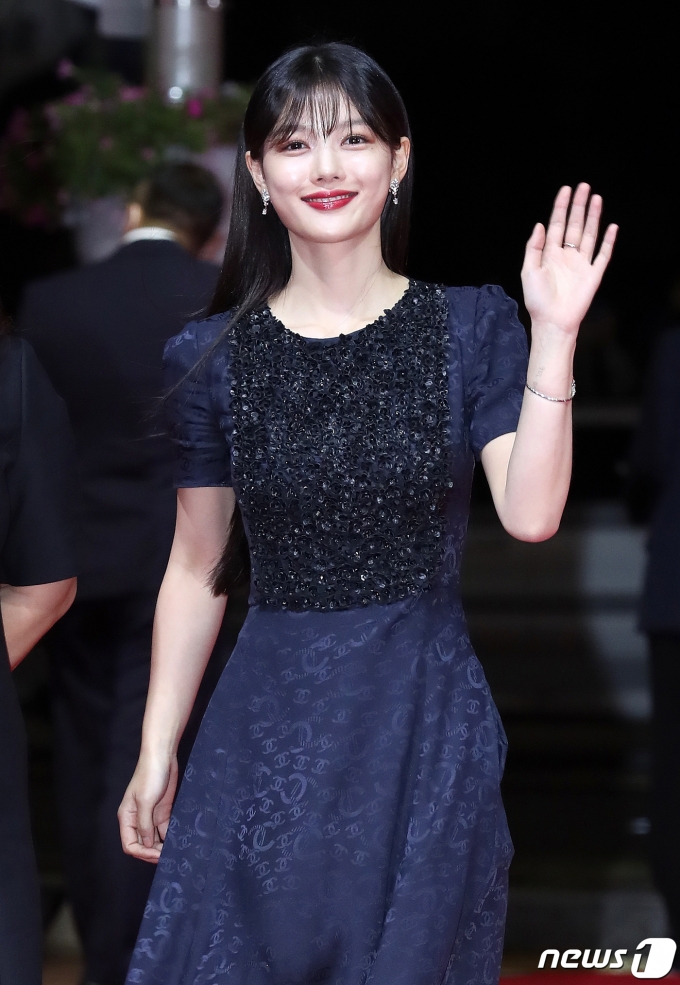 [사진] 김유정, 사랑스러운 눈맞춤
