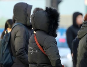 [오늘 날씨] 성큼 다가온 겨울 추위, 서울 최저기온 '영하 1도'