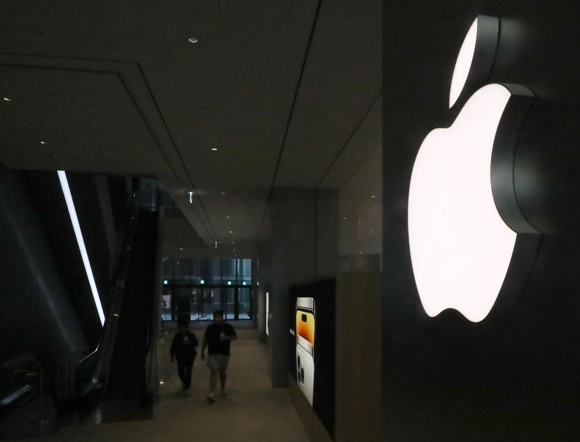 애플, 아이폰 공급 어쩌나… 3만명 도망간 폭스콘 중국 공장
