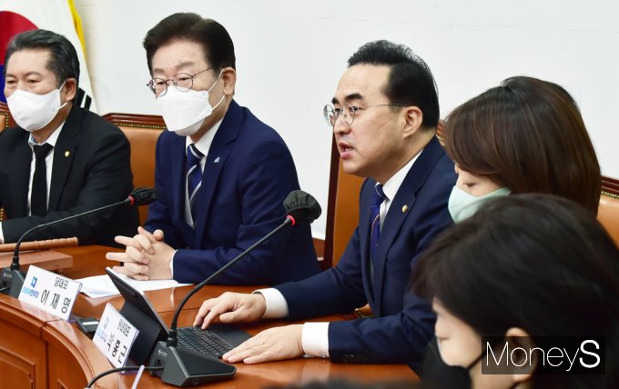 [머니S포토] 박홍근 "與, 낭비성 예산 과감 삭감시 법정 시한 내 예산안 처리할 수도"