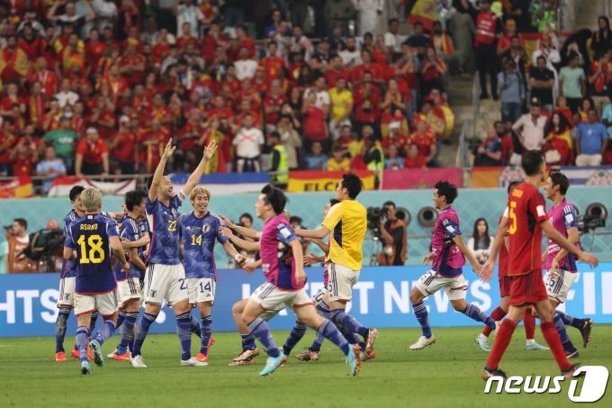 [사진] 일본, 스페인 꺽고 조1위로 16강 진출