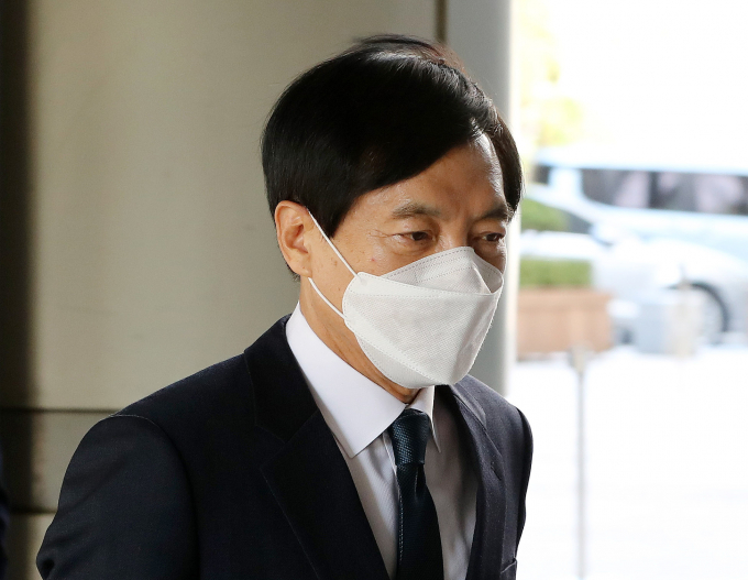 이성윤 법무연수원 연구위원이 직권남용·권리행사방해 혐의 기소 사건 공판에서 징역 2년형을 구형받았다. 사진은 지난 10월7일 오전 서울중앙지방법원에서 열린 직권남용·권리행사방해 혐의 공판에 출석한 이 연구위원. /사진=뉴스1