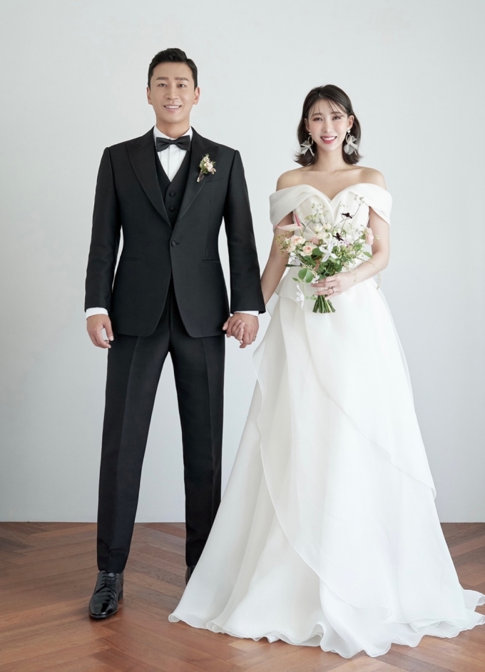 내년 1월 결혼하는 이동근 아나운서와 신부 김주하씨. (이동근 아나운서 제공)