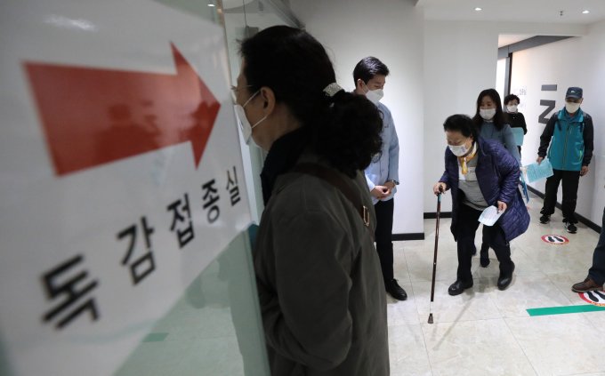 '매출 4조원' 한국 백신산업, '자금·인력' 여전히 고프다