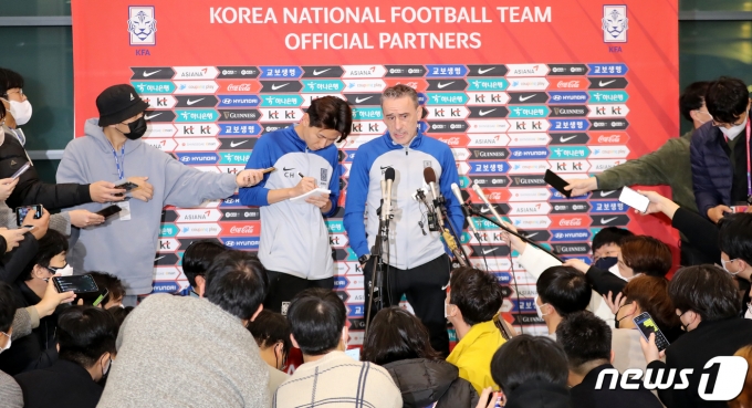 [사진] 카타르 월드컵 16강 성적 거둔 파울루 벤투
