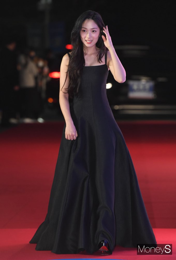 [머니S포토] 김혜윤, 사랑스러운 블랙 드레스