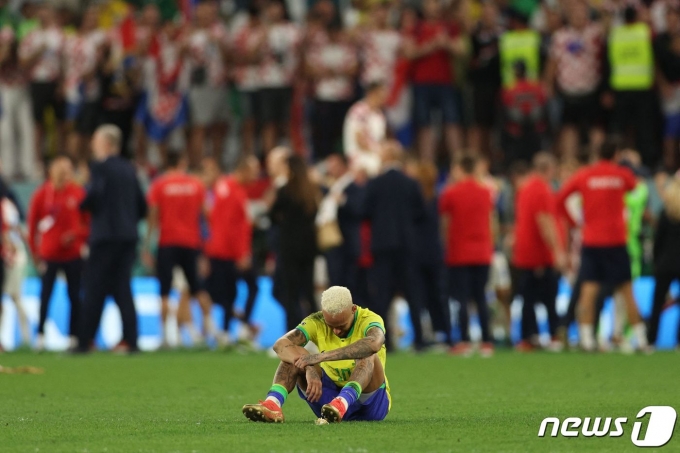 2022 FIFA 카타르 월드컵 8강전에서 탈락한 브라질의 네이마르.  ⓒ AFP=뉴스1