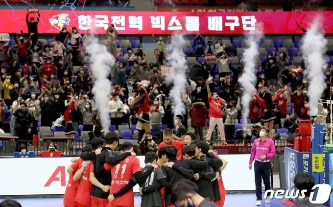 [사진] 한국전력 '승리의 기쁨'
