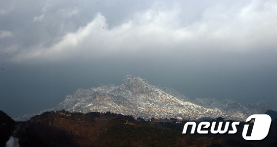 북한산의 모습. 2015.11.26/뉴스1 ⓒ News1 김명섭 기자
