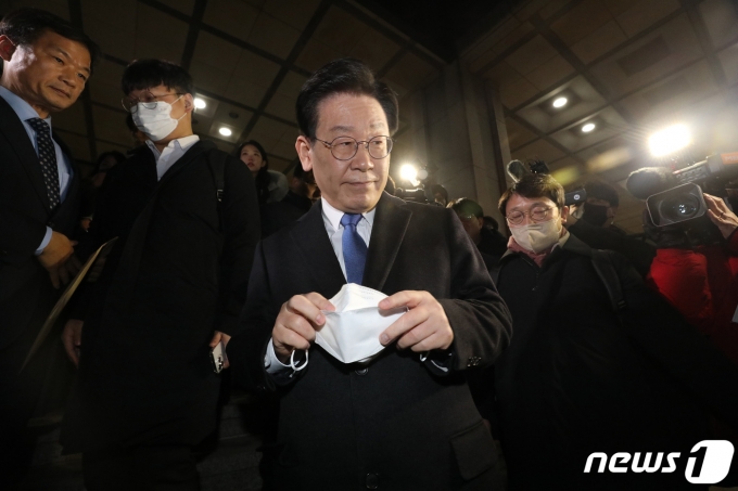  Ҿִ ǥ 28   ʱ ߾û ⼮ 嵿  Ư Ȥ    縦 ġ  ִ. 2023.1.28/1  News1 ڼ 