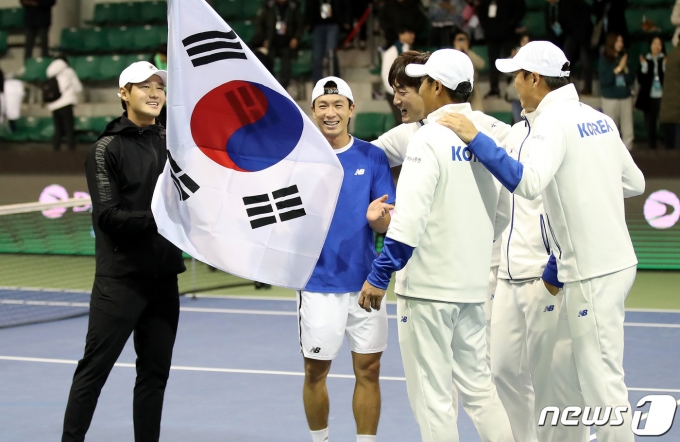 [사진] 남자 테니스 대표팀의 대역전 드라마