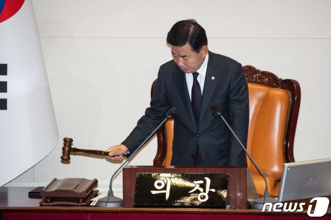 ǥ ȸ 8  ǵ ȸ  403ȸ ȸ(ӽȸ) 4 ȸǿ ǻ ε帮 ִ.  2023.2.8/1  News1 ° 