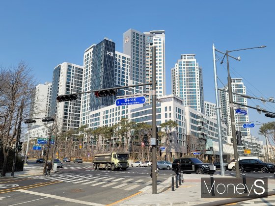 [르포] 강남도 못 피한 '역전세난'… 2년 새 전세 21억→13억원