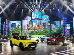   SUV ǿ뼺   'Ʈ ũν' 