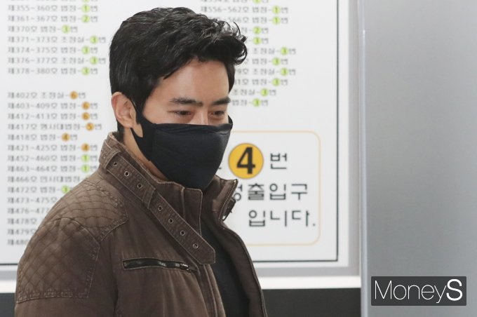 이 싸움 흥행할까?… 이근, 유튜버의 '결투' 수락… "조건 있다"