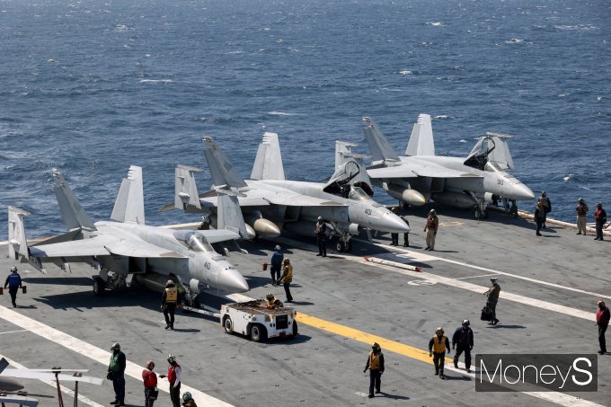 [ӴS] 'F-18 ȣ' 