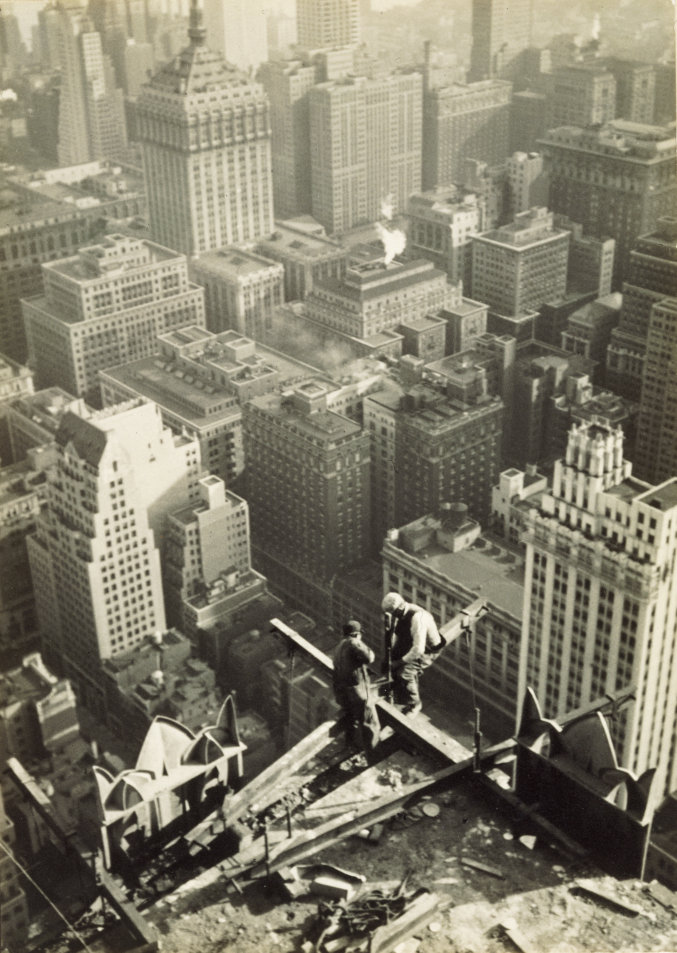 Fred Zinnemann, Building the Rockefeller Center, 1932 / ©The Estate of Fred Zinnemann, Courtesy Peter Fetterman Gallery
