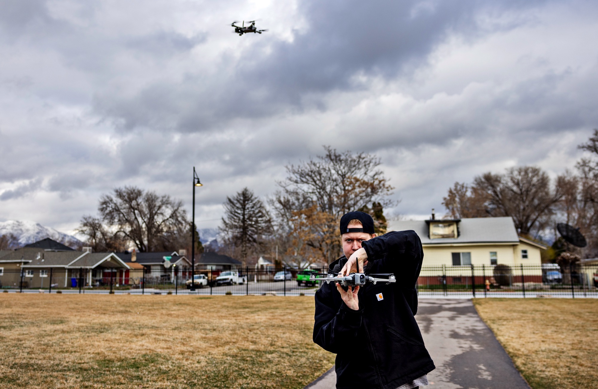 잭 차일즈가 솔트레이크에 위치한 틸 드론 본사 공장의 테스트야드에서 드론 시험 비행을 하고 있다. /사진=Kim Raff/Washington Post