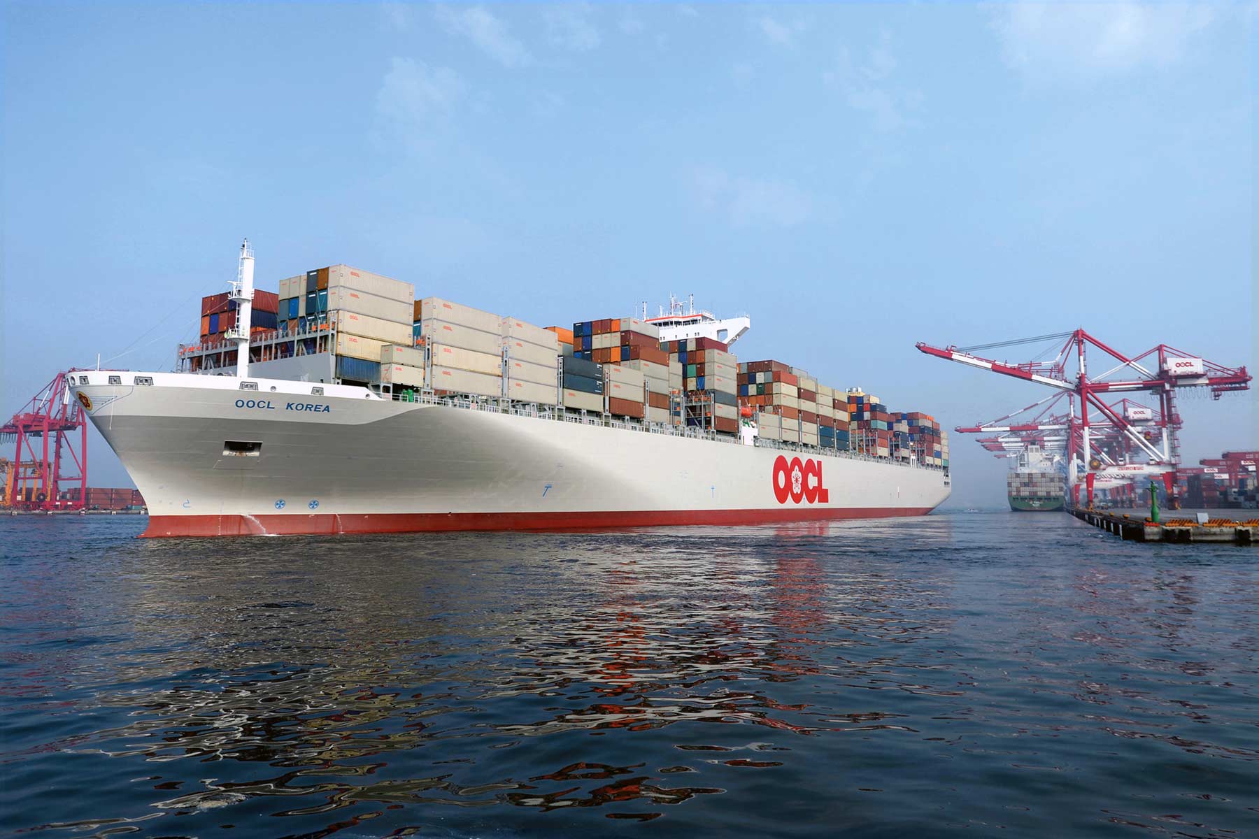 대만 가오슝항을 출항하는 'OOCL 코리아'호. /사진제공=OOCL