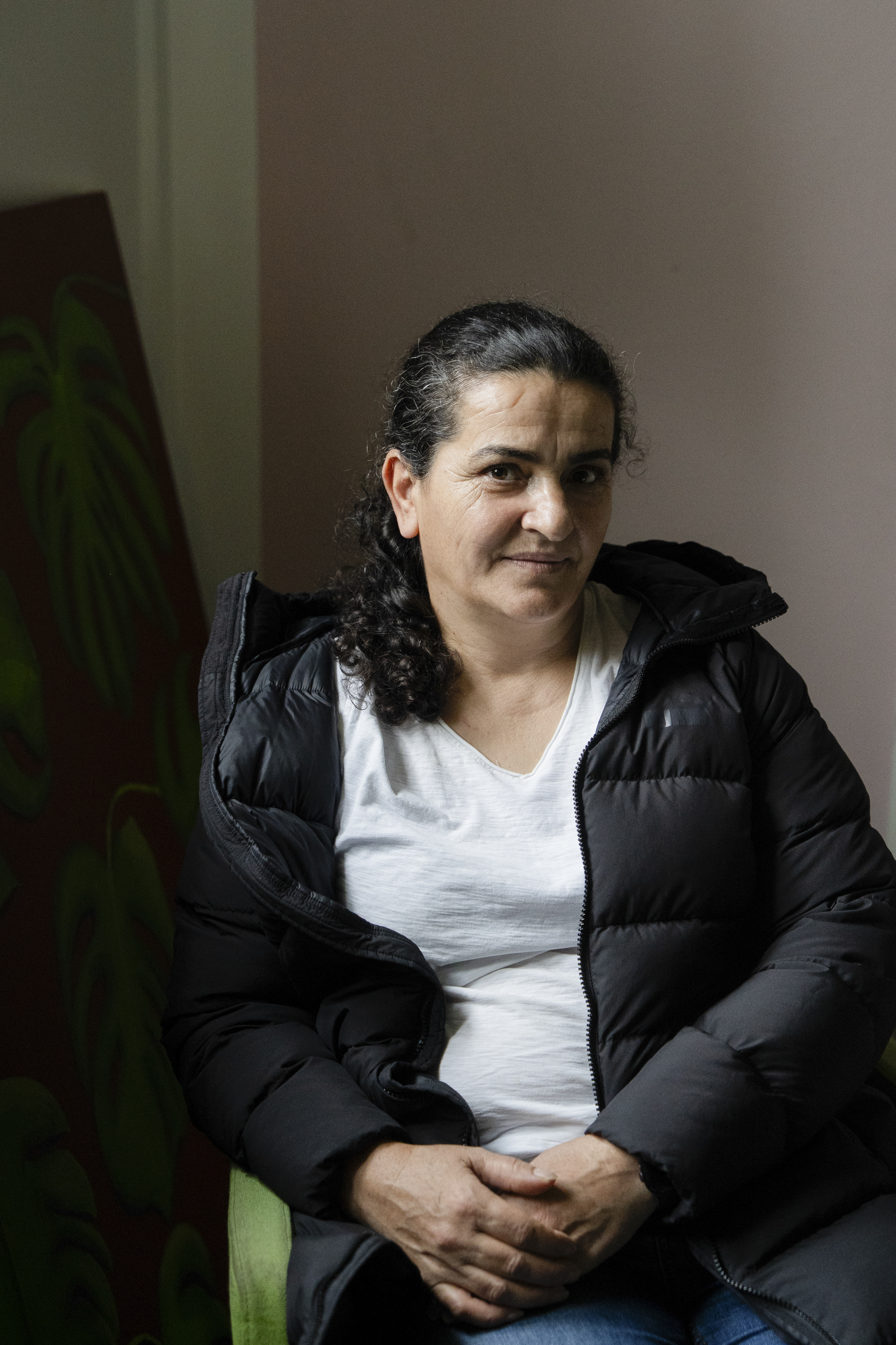 튀르키예 출신의 아이페르 테페는 덴마크 아븐스트럽에서 수년째 불안정한 상태로 살고 있다. 