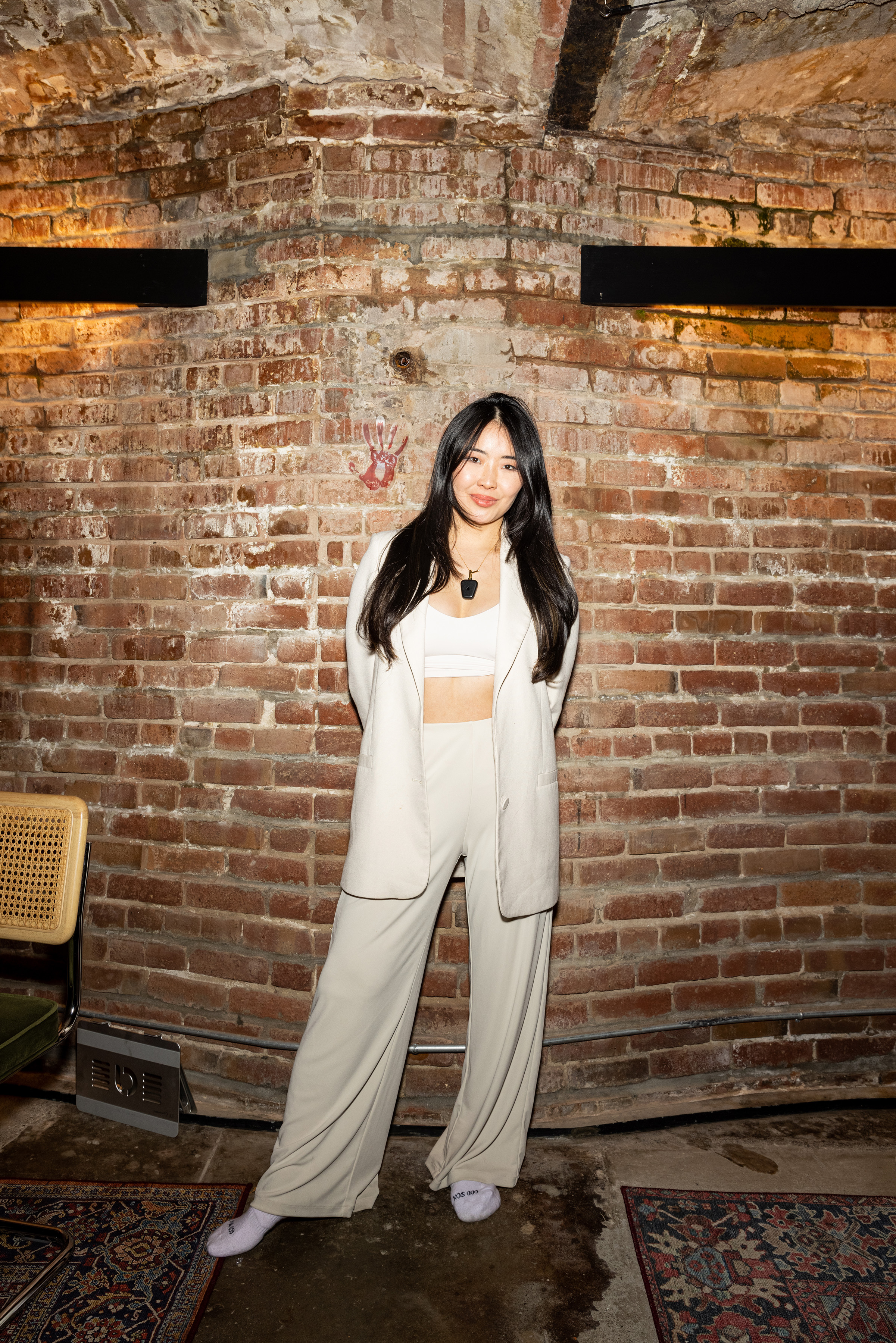 서브스택 뉴스레터 작가인 레이나 리는 자신의 연애 운명을 알고리즘에 맡기는 것에 대해 드라마 '블랙 미러'의 한 장면 같다고 말한다. /사진=Jason Henry/The New York Times