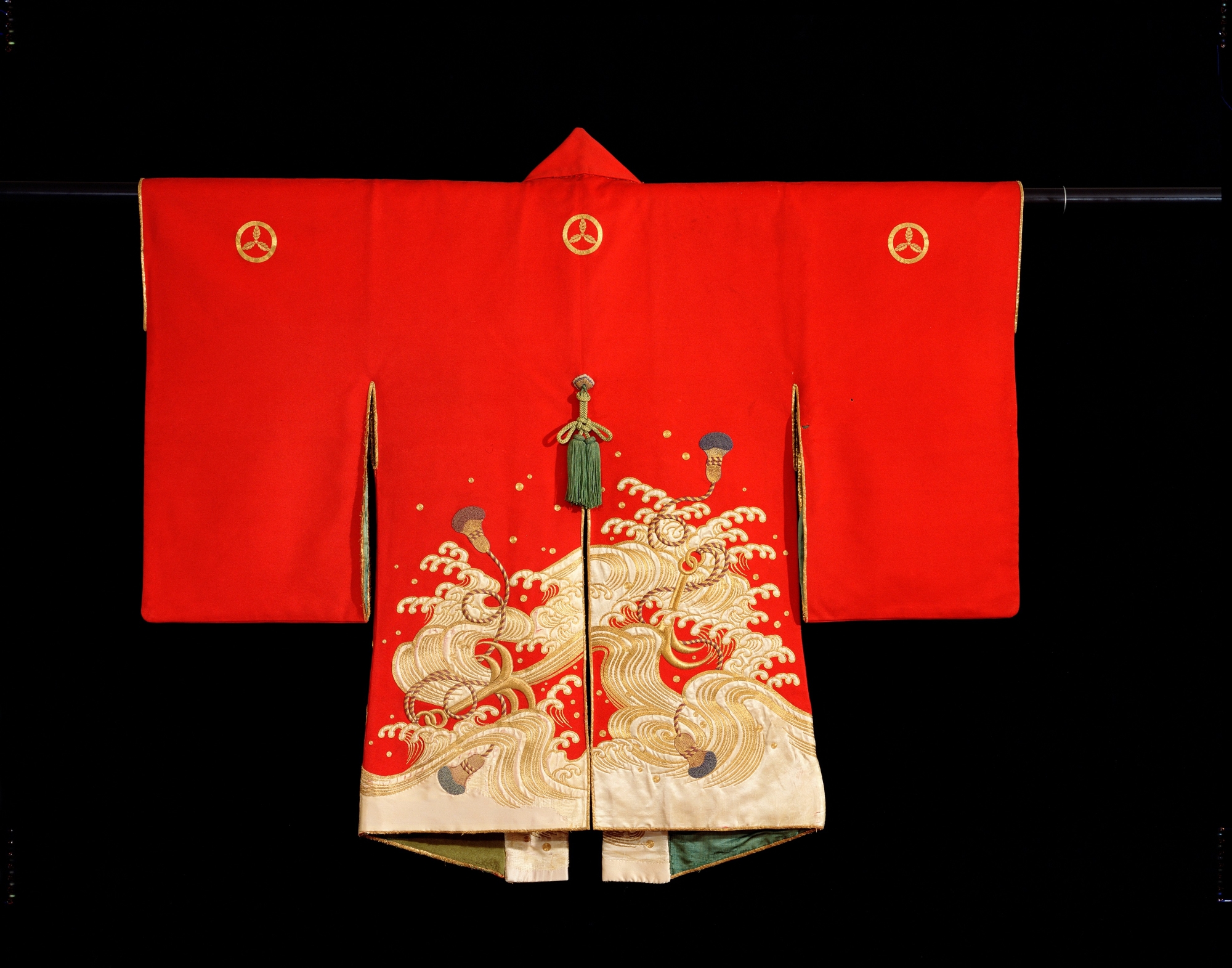 <여성용 소방 재킷과 두건>, 1800–1850년경, John C. Weber Collection. Photo © John Bigelow Taylor