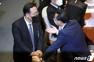 野, '방송·안전운임·노란봉투' 입법 강행… 與, '법사위 저지' 대응