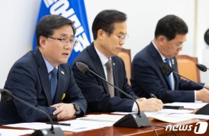 민주당 "쌀 의무매입법, 尹 거부하면 농민을 적으로 돌리는 것"