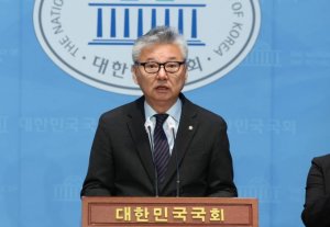 국회서 마지막 불꽃질문 쏟은 홍성국···"韓 장기 설계도 만들때"