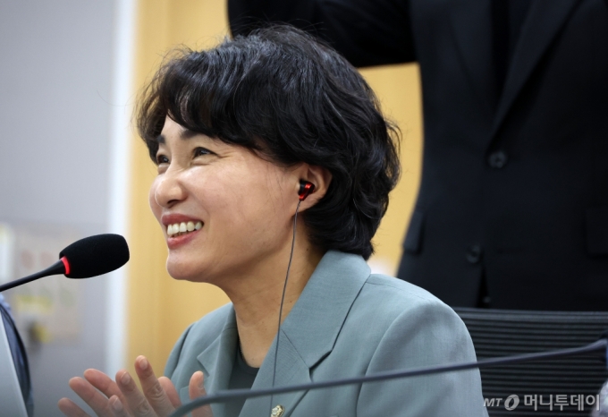 국감장 선 탈시설 장애인 "내 삶은 나의 것…허락받을 사람 없어 행복"