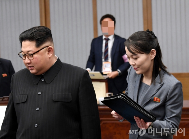 기시다에 "각하"라며 구애하던 북한…이시바 내각엔 '핵위협'