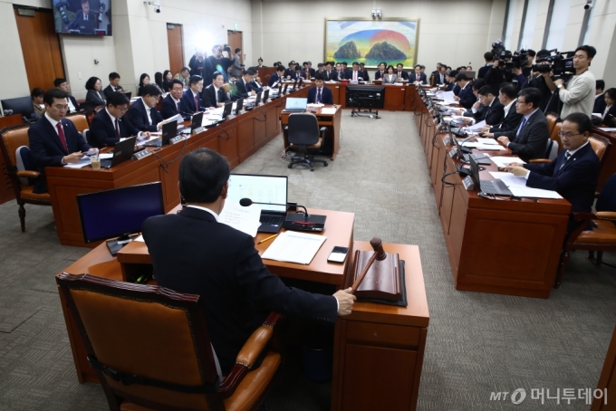 "불법사채업자엔 이자 안 줘도 된다"···대부업법 개정안 7부 능선 넘어