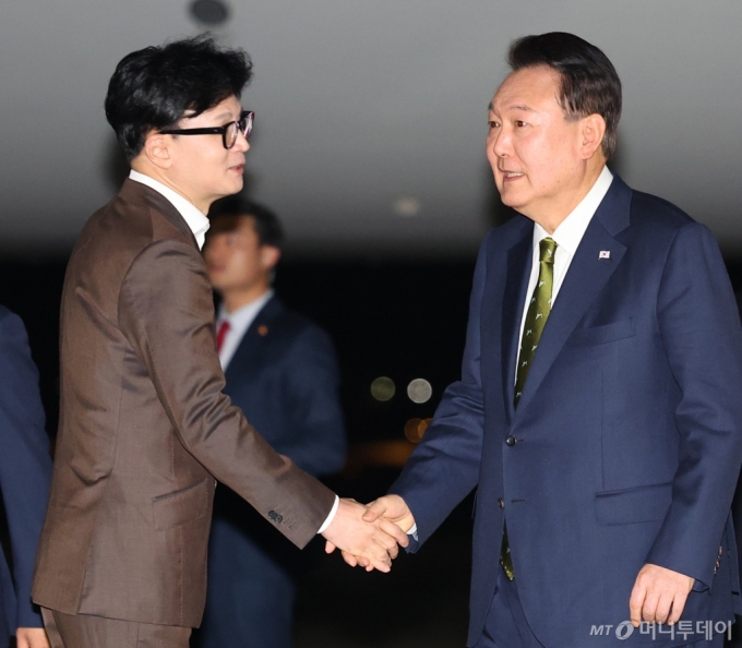 한동훈의 '질서있는 퇴진론' 무산된 이유…"윤-한 직접 소통 없었다"