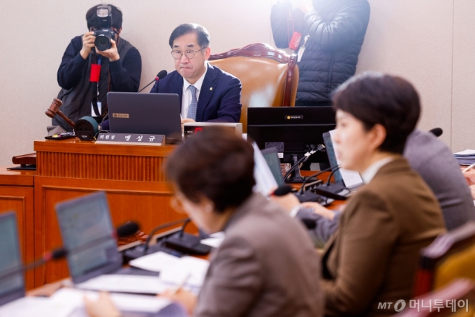 野 국토위 "권성동 가짜뉴스 후 與 불참...떼쓰기에 타협 않겠다"