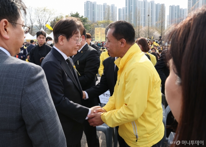 이재명, 신안산선 붕괴 실종자 사망에 "느슨한 안전의 끈 조여야"